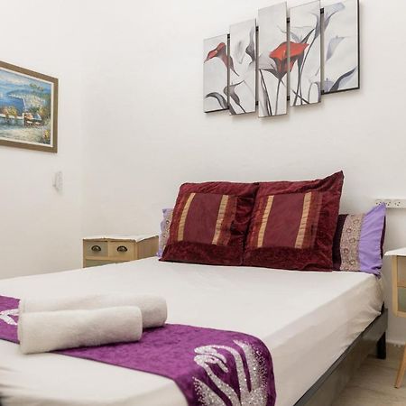 Old Town Guest House Беэр-Шева Экстерьер фото